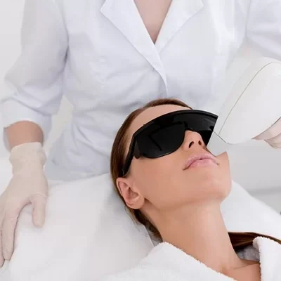 تاثیر لیزر موهای زائد بر رشد مجدد